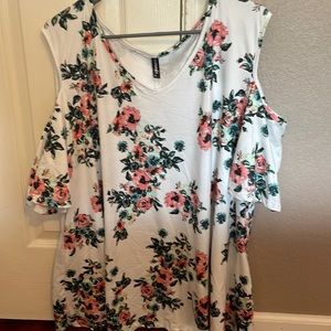 Allegrace | Cold shoulder flowery floral top